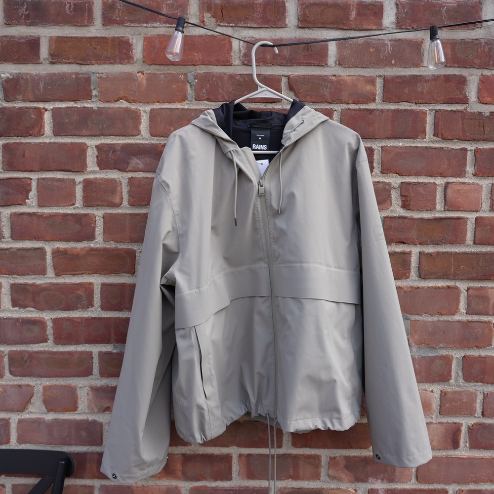 RAINS LIKE NEW Waterproof Jacket Taupe Hooded Raincoat Unisex XL (like womens 6)